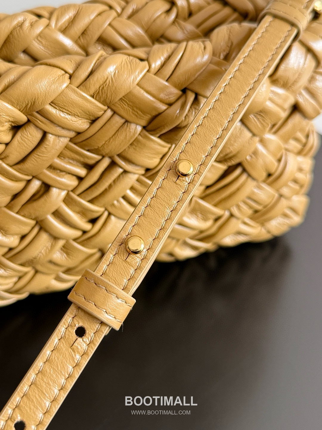 Bottega Veneta Kalimero Foulard Intrecciato Calfskin Leather Black Shoulder Bag 보테가베네타 칼리메로 풀라드 인트레치아토 카프스킨 레더 블랙 숄더백 20191880 25cm 5