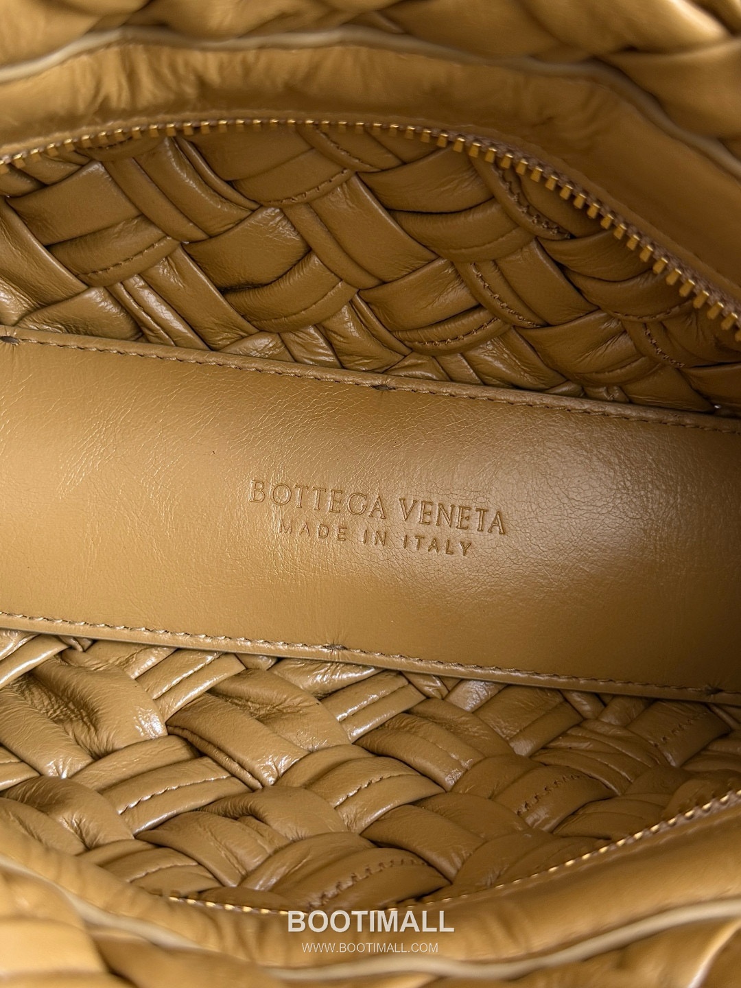 Bottega Veneta Kalimero Foulard Intrecciato Calfskin Leather Black Shoulder Bag 보테가베네타 칼리메로 풀라드 인트레치아토 카프스킨 레더 블랙 숄더백 20191880 25cm 8