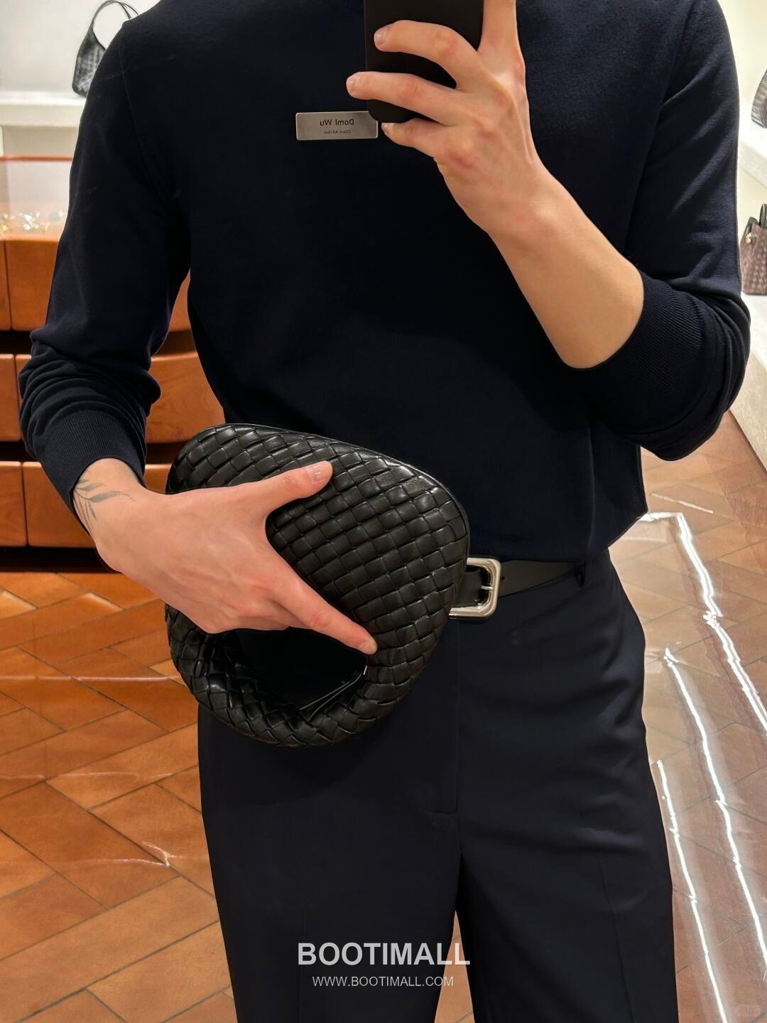 Bottega Veneta Baby Mini Nappa Supple Lambskin Leather Black Shoulder Bag 보테가베네타 베이비 미니 나파 서플 램스킨 레더 블랙 숄더백 20108019 26cm 7