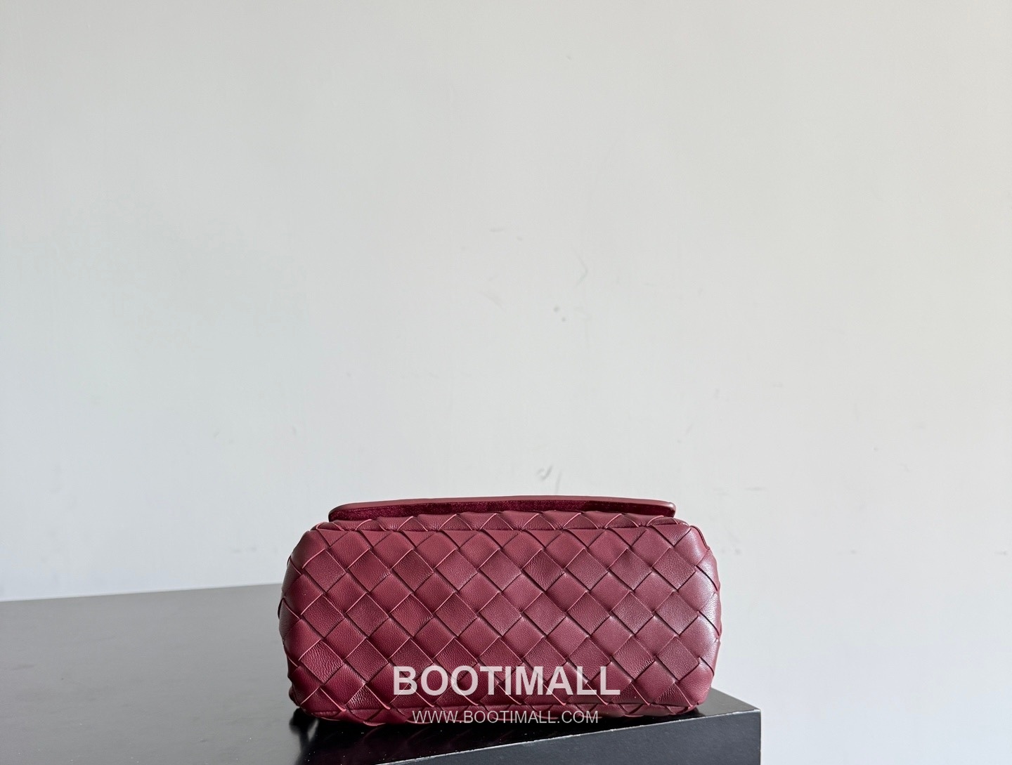 Bottega Veneta Notturno Lambskin Leather Black Multi Compartment Shoulder Bag 보테가베네타 노투르노 램스킨 레더 블랙 멀티 컴파트먼트 숄더백 20128019 21cm 3