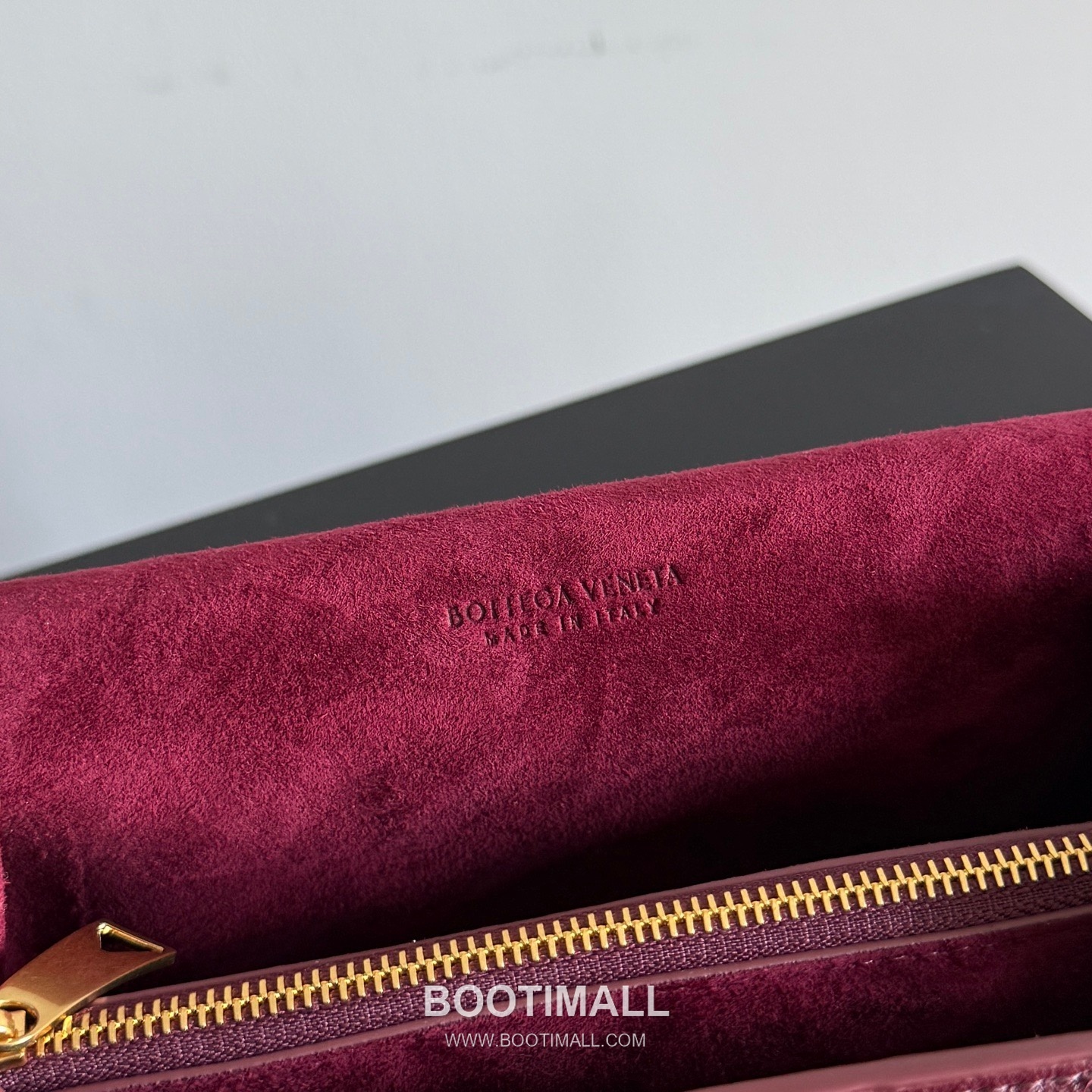 Bottega Veneta Notturno Lambskin Leather Black Multi Compartment Shoulder Bag 보테가베네타 노투르노 램스킨 레더 블랙 멀티 컴파트먼트 숄더백 20128019 21cm 5