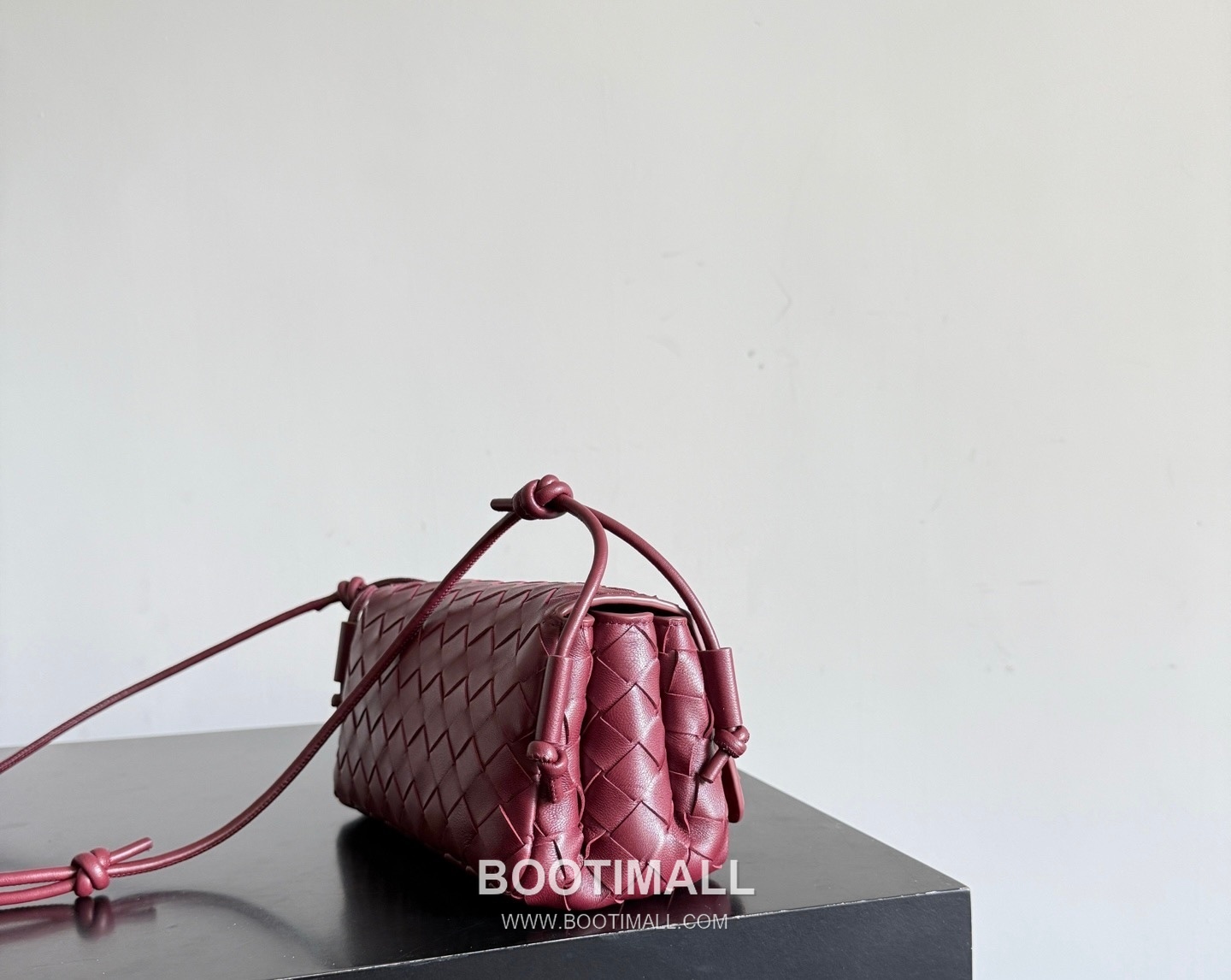 Bottega Veneta Notturno Lambskin Leather Black Multi Compartment Shoulder Bag 보테가베네타 노투르노 램스킨 레더 블랙 멀티 컴파트먼트 숄더백 20128019 21cm 8