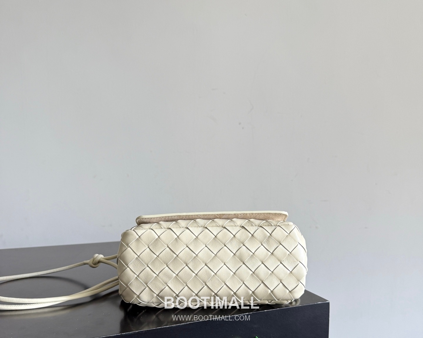 Bottega Veneta Notturno Lambskin Leather Black Multi Compartment Shoulder Bag 보테가베네타 노투르노 램스킨 레더 블랙 멀티 컴파트먼트 숄더백 20128019 21cm 7