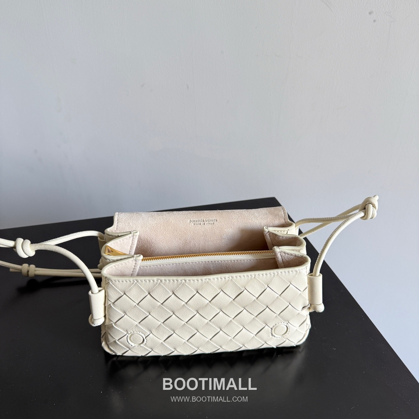 Bottega Veneta Notturno Lambskin Leather Black Multi Compartment Shoulder Bag 보테가베네타 노투르노 램스킨 레더 블랙 멀티 컴파트먼트 숄더백 20128019 21cm 8