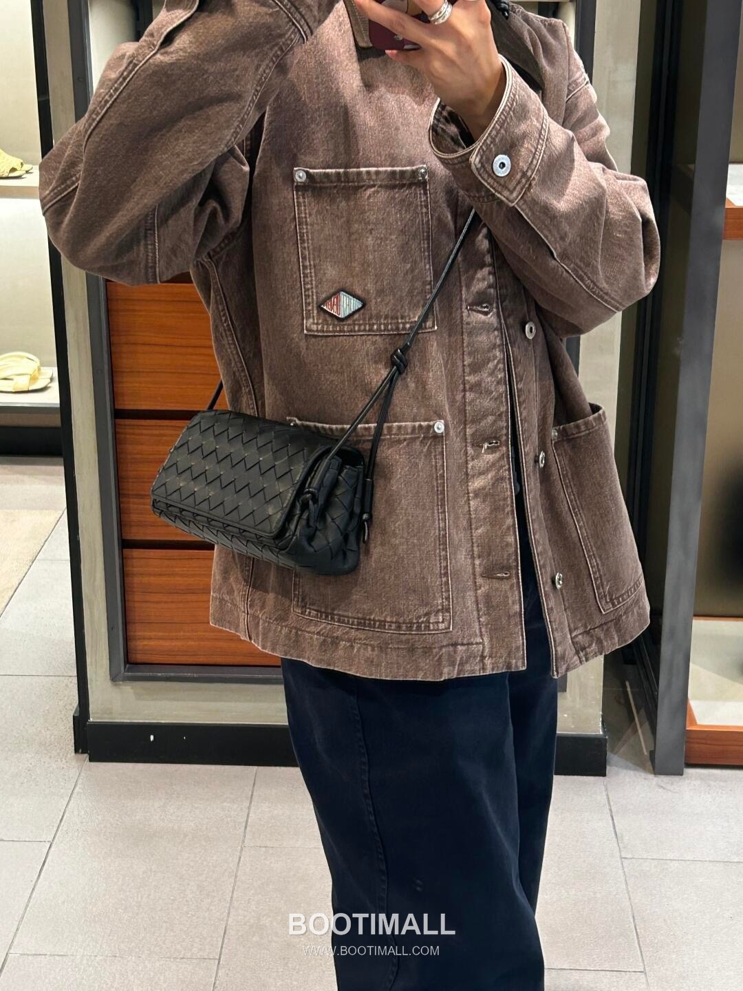 Bottega Veneta Notturno Lambskin Leather Black Multi Compartment Shoulder Bag 보테가베네타 노투르노 램스킨 레더 블랙 멀티 컴파트먼트 숄더백 20128019 21cm 7