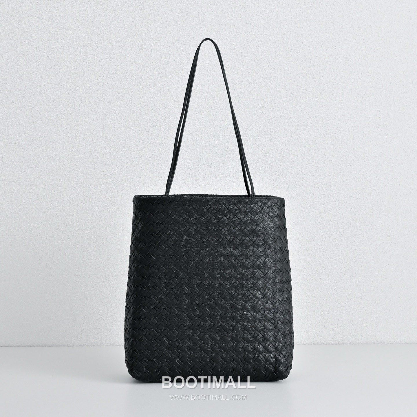 The Row Lilou Goatskin Woven Tote Bag with Hand Braided Detail 더로우 릴루 고트스킨 핸드 브레이디드 토트백 26cm 1