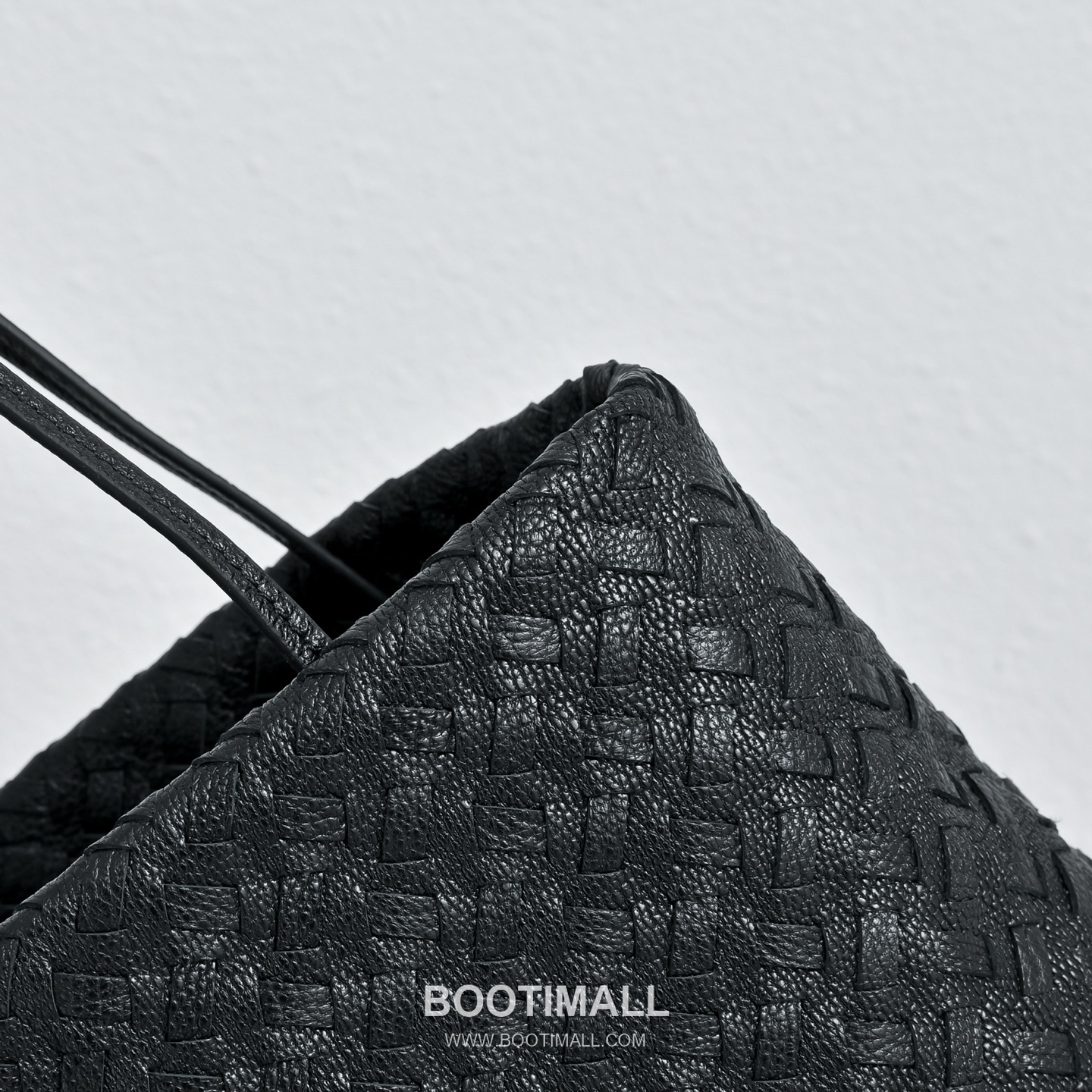 The Row Lilou Goatskin Woven Tote Bag with Hand Braided Detail 더로우 릴루 고트스킨 핸드 브레이디드 토트백 26cm 4