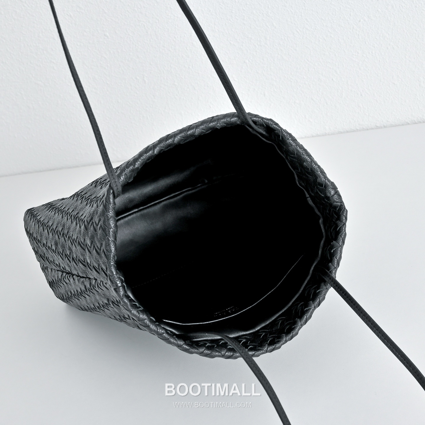 The Row Lilou Goatskin Woven Tote Bag with Hand Braided Detail 더로우 릴루 고트스킨 핸드 브레이디드 토트백 26cm 7