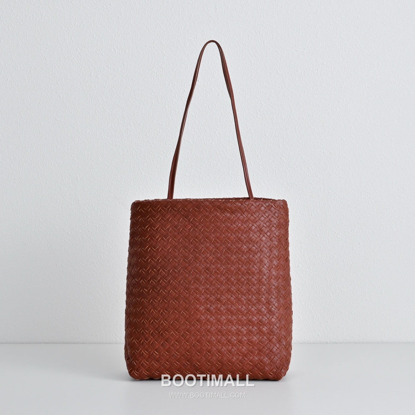 The Row Lilou Goatskin Woven Tote Bag with Hand Braided Detail 더로우 릴루 고트스킨 핸드 브레이디드 토트백 26cm 1