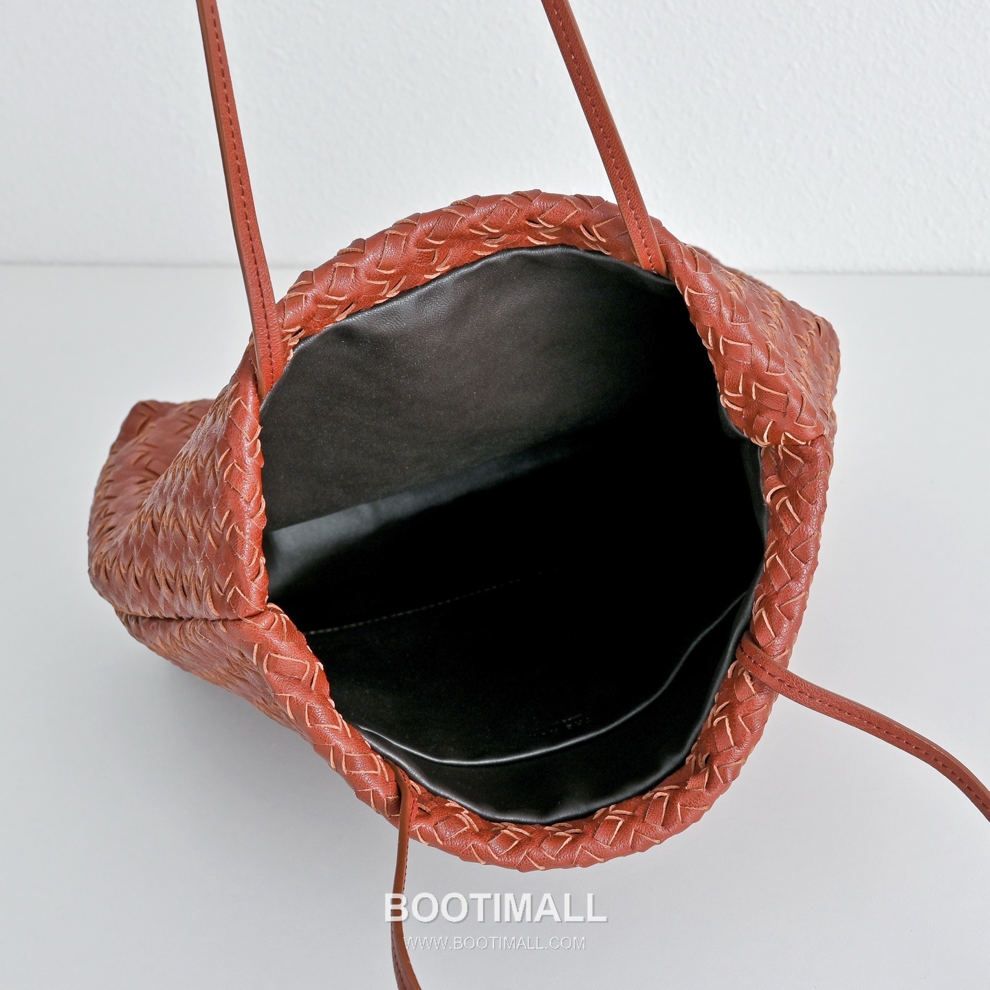 The Row Lilou Goatskin Woven Tote Bag with Hand Braided Detail 더로우 릴루 고트스킨 핸드 브레이디드 토트백 26cm 7