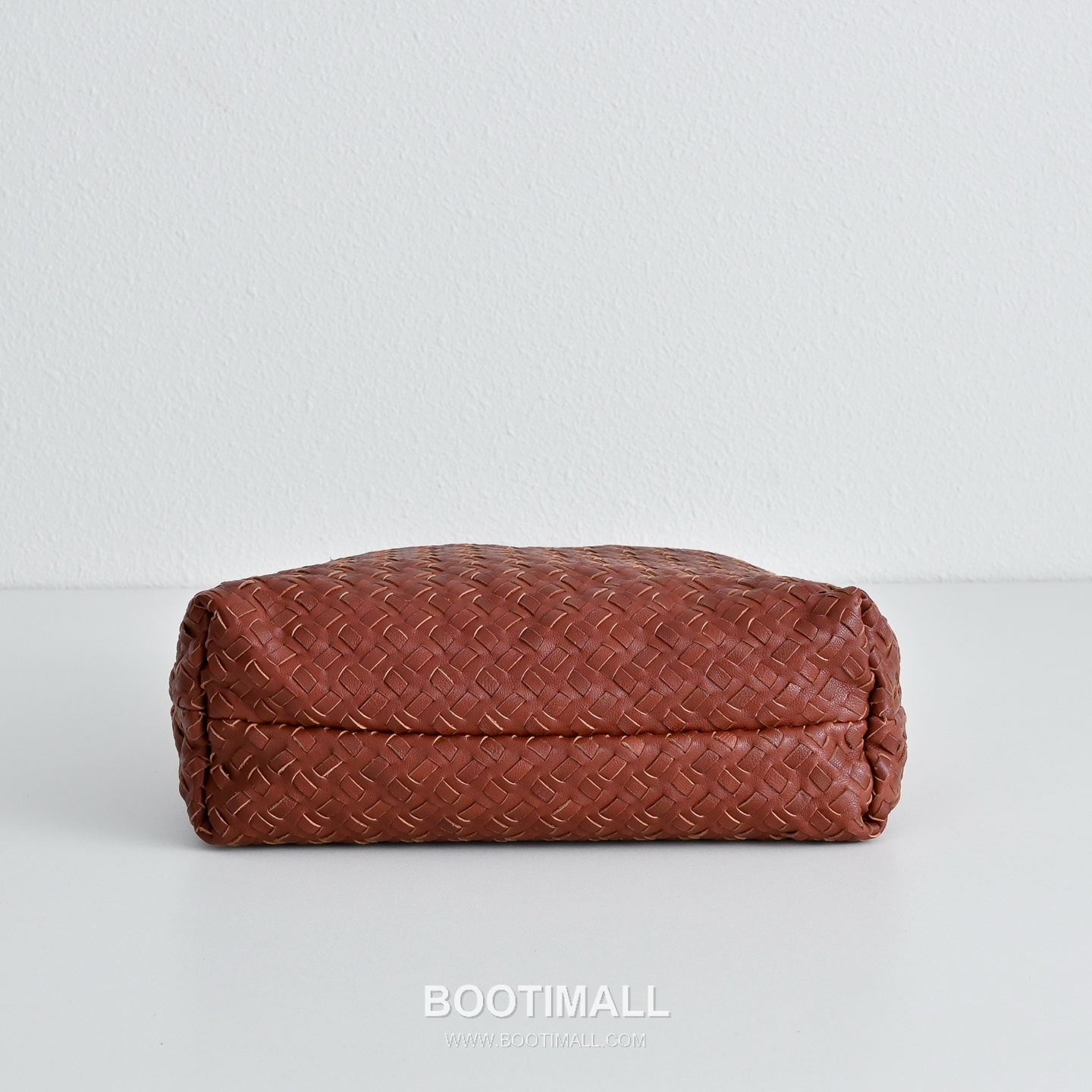 The Row Lilou Goatskin Woven Tote Bag with Hand Braided Detail 더로우 릴루 고트스킨 핸드 브레이디드 토트백 26cm 9