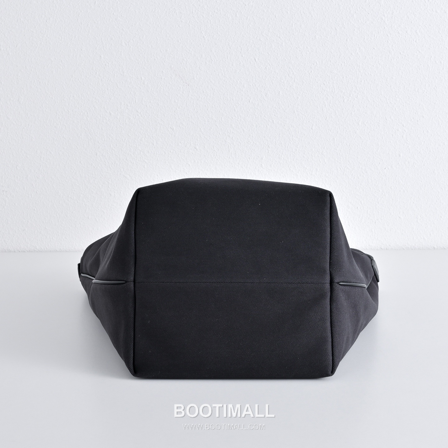 The Row Park Twill Cotton Canvas Tote Bag with Calfskin Trim Detail 더로우 파크 트윌 코튼 캔버스 카프스킨 트림 토트백 36cm 9