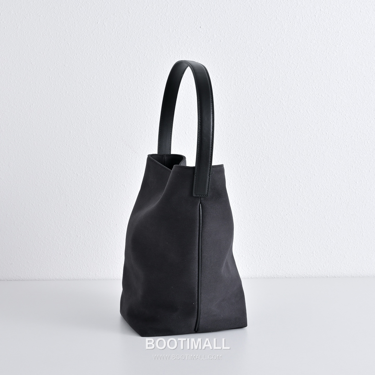 The Row Park Twill Cotton Canvas Tote Bag with Calfskin Trim Detail 더로우 파크 트윌 코튼 캔버스 카프스킨 트림 토트백 28cm 3