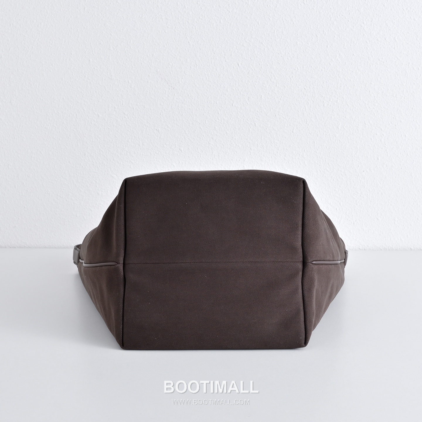 The Row Park Twill Cotton Canvas Tote Bag with Calfskin Trim Detail 더로우 파크 트윌 코튼 캔버스 카프스킨 트림 토트백 36cm 9