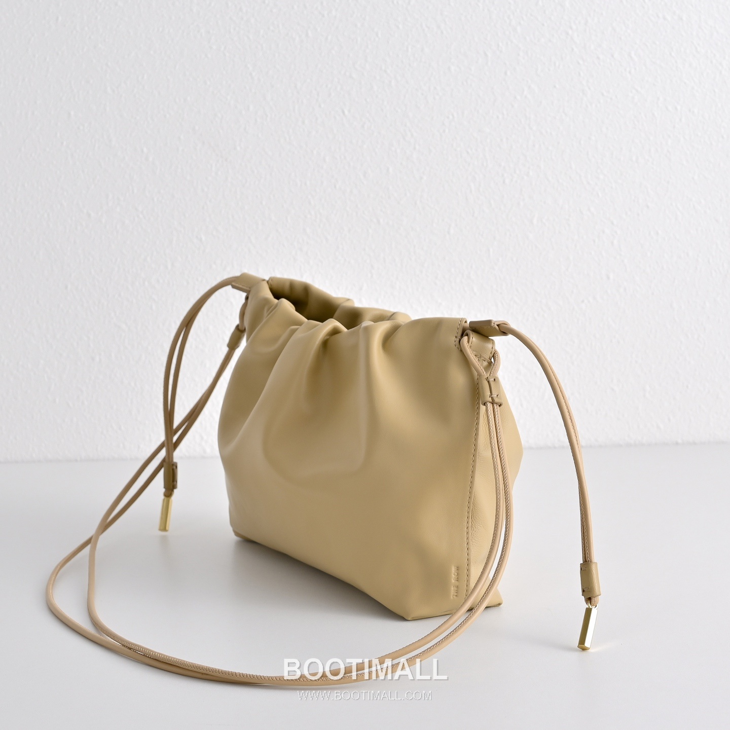 The Row Angy Lambskin Cloud Bag with Drawstring Detail 더로우 앙지 램스킨 드로스트링 클라우드 숄더백 27cm 3