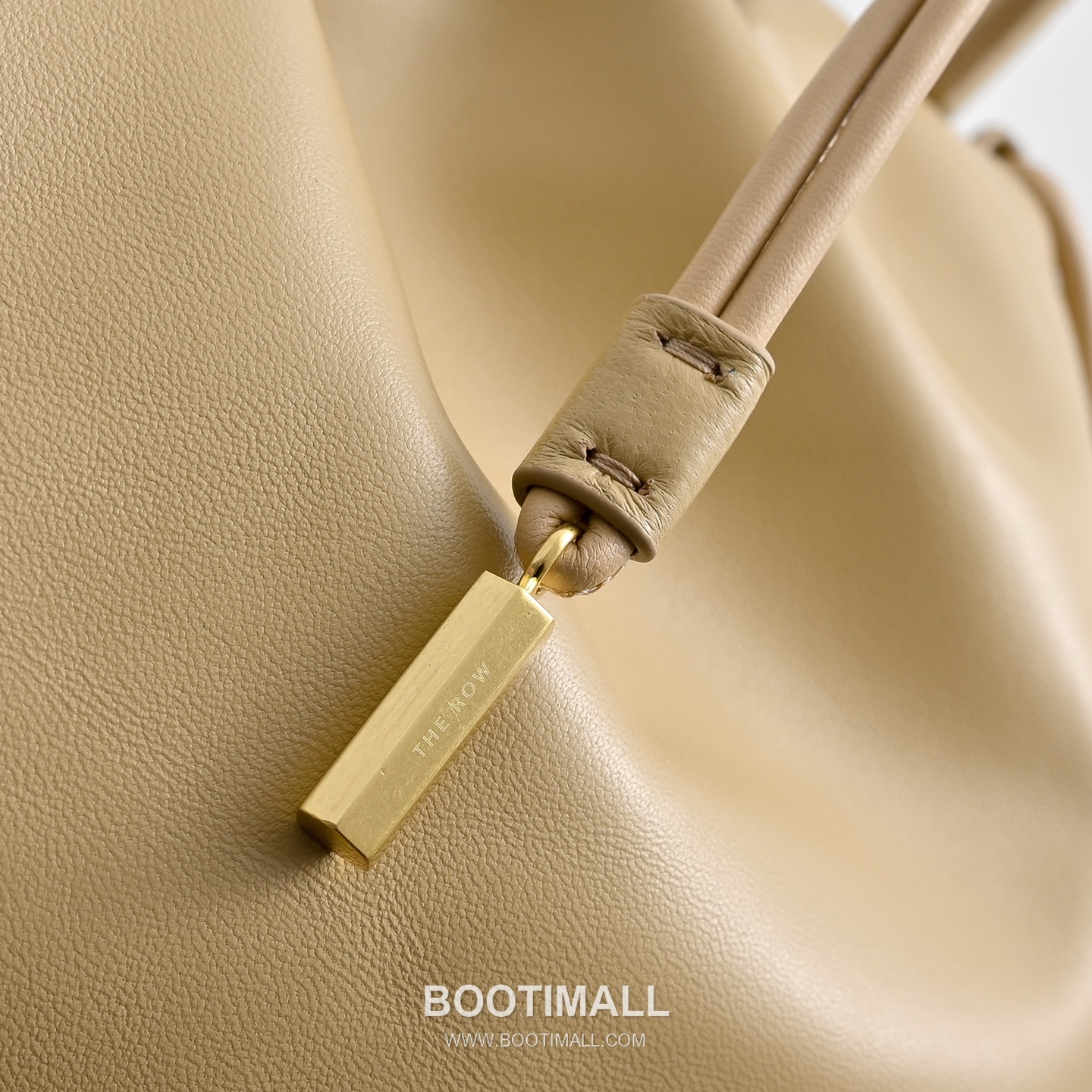 The Row Angy Lambskin Cloud Bag with Drawstring Detail 더로우 앙지 램스킨 드로스트링 클라우드 숄더백 27cm 6