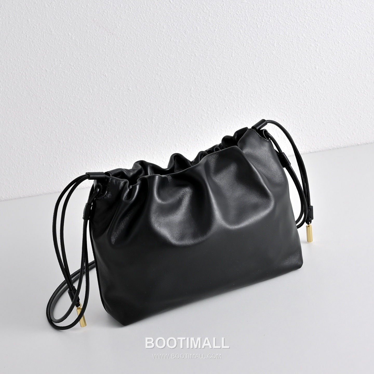 The Row Angy Lambskin Cloud Bag with Drawstring Detail 더로우 앙지 램스킨 드로스트링 클라우드 숄더백 27cm 2
