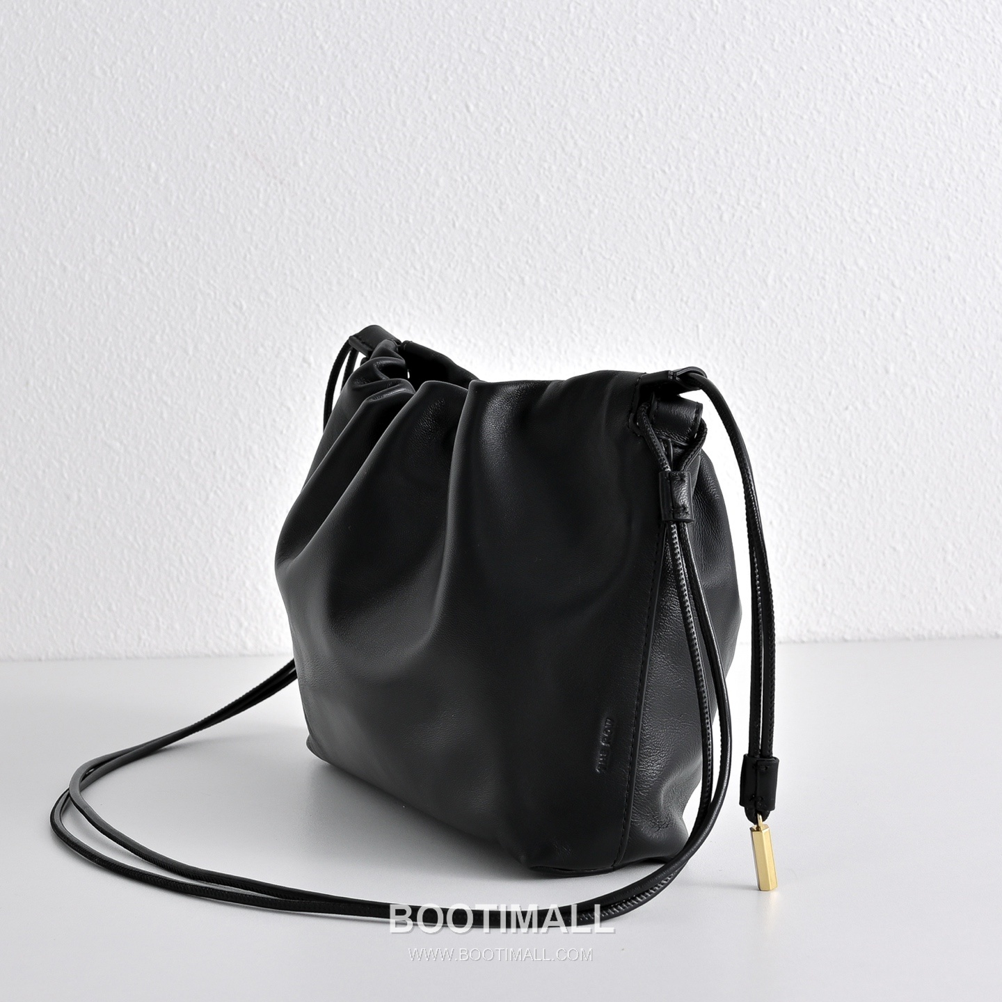 The Row Angy Lambskin Cloud Bag with Drawstring Detail 더로우 앙지 램스킨 드로스트링 클라우드 숄더백 27cm 3