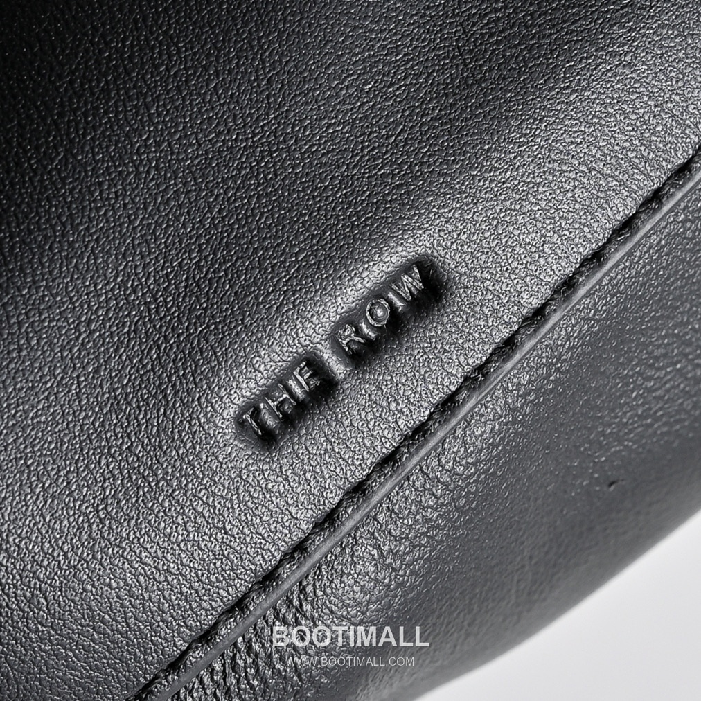The Row Angy Lambskin Cloud Bag with Drawstring Detail 더로우 앙지 램스킨 드로스트링 클라우드 숄더백 27cm 4