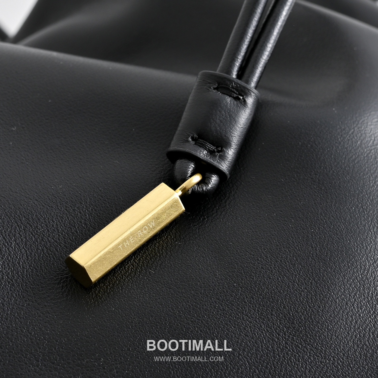 The Row Angy Lambskin Cloud Bag with Drawstring Detail 더로우 앙지 램스킨 드로스트링 클라우드 숄더백 27cm 5