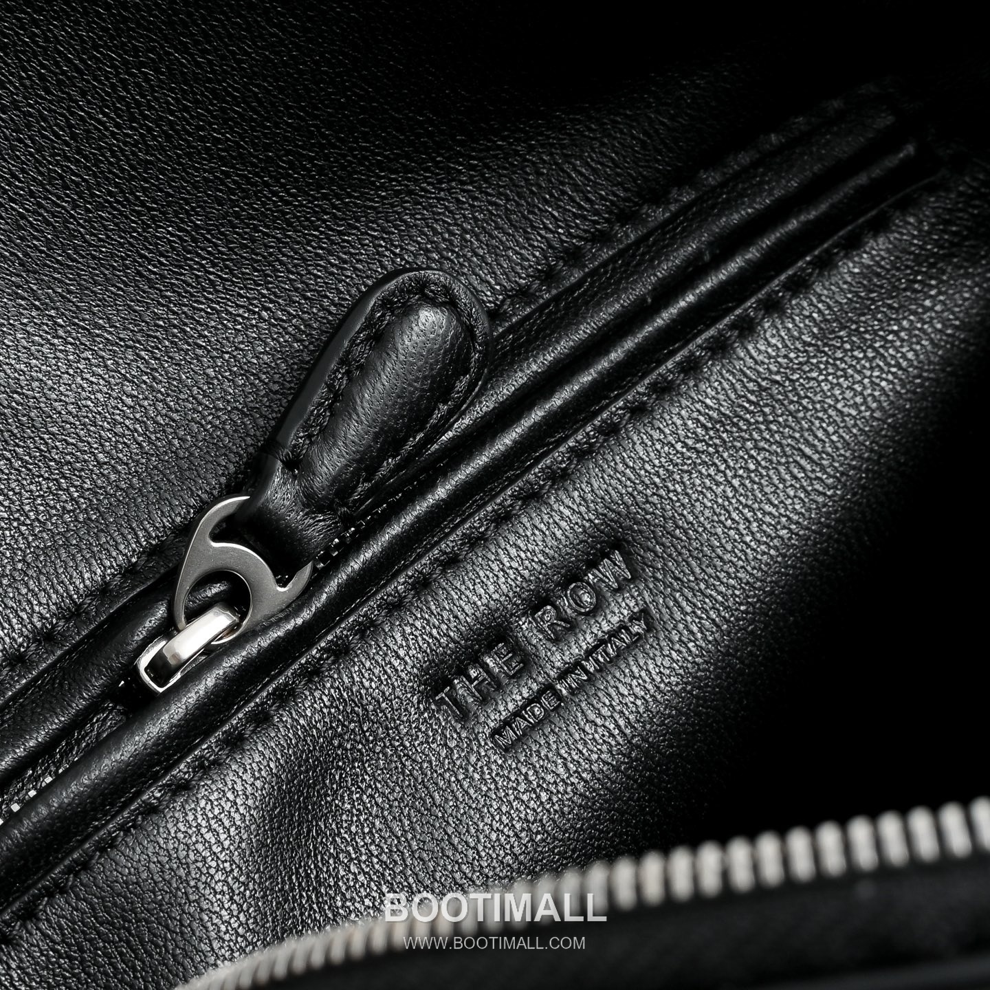 The Row N/S Annie Calfskin Crossbody Bag with Adjustable Strap Detail 더로우 N/S 애니 카프스킨 조절 스트랩 크로스백 13.5cm 7