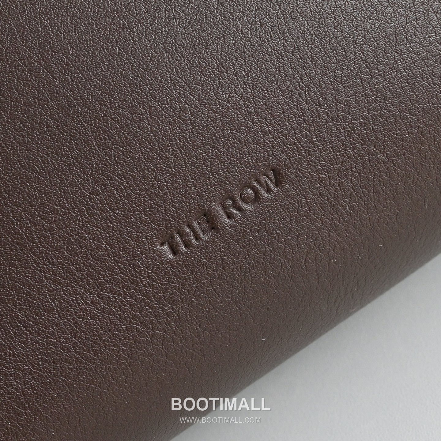 The Row N/S Annie Calfskin Crossbody Bag with Adjustable Strap Detail 더로우 N/S 애니 카프스킨 조절 스트랩 크로스백 13.5cm 8