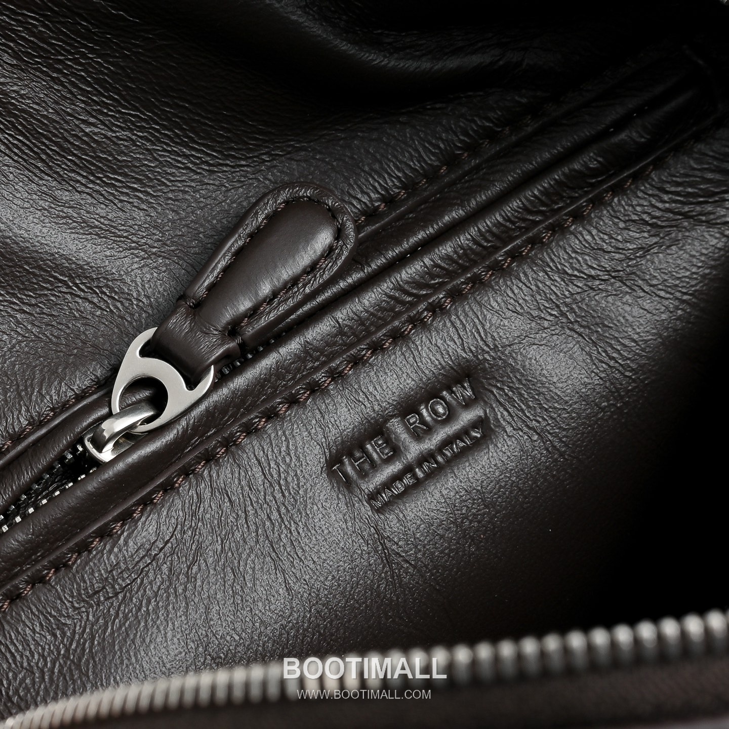 The Row N/S Annie Calfskin Crossbody Bag with Adjustable Strap Detail 더로우 N/S 애니 카프스킨 조절 스트랩 크로스백 13.5cm 7