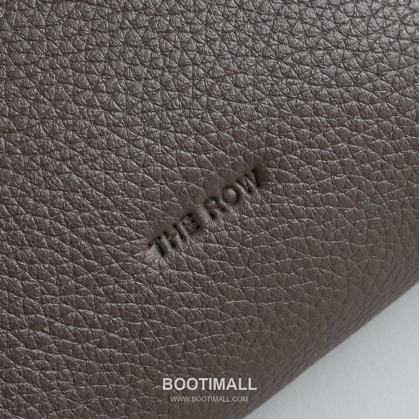 The Row N/S Annie Calfskin Crossbody Bag with Adjustable Strap Detail 더로우 N/S 애니 카프스킨 조절 스트랩 크로스백 13.5cm 8