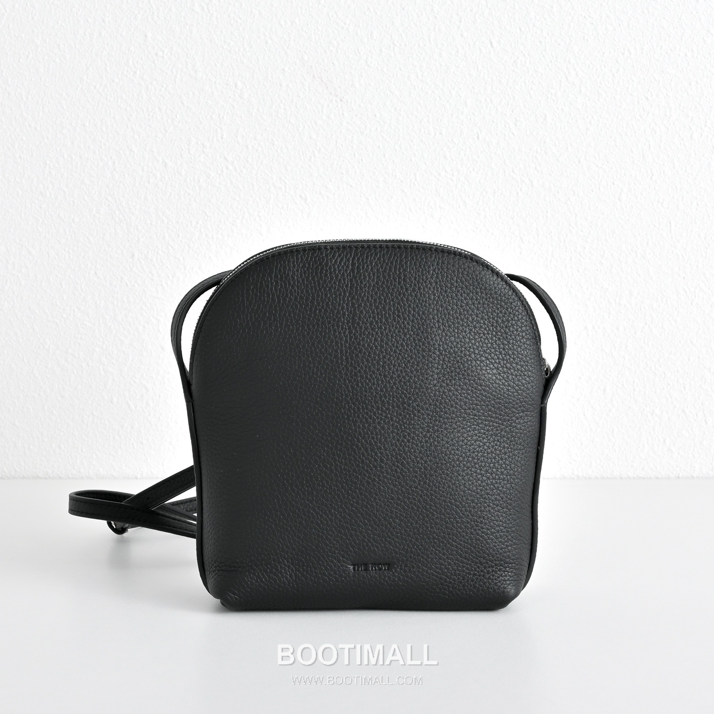 The Row N/S Annie Calfskin Crossbody Bag with Adjustable Strap Detail 더로우 N/S 애니 카프스킨 조절 스트랩 크로스백 13.5cm 1