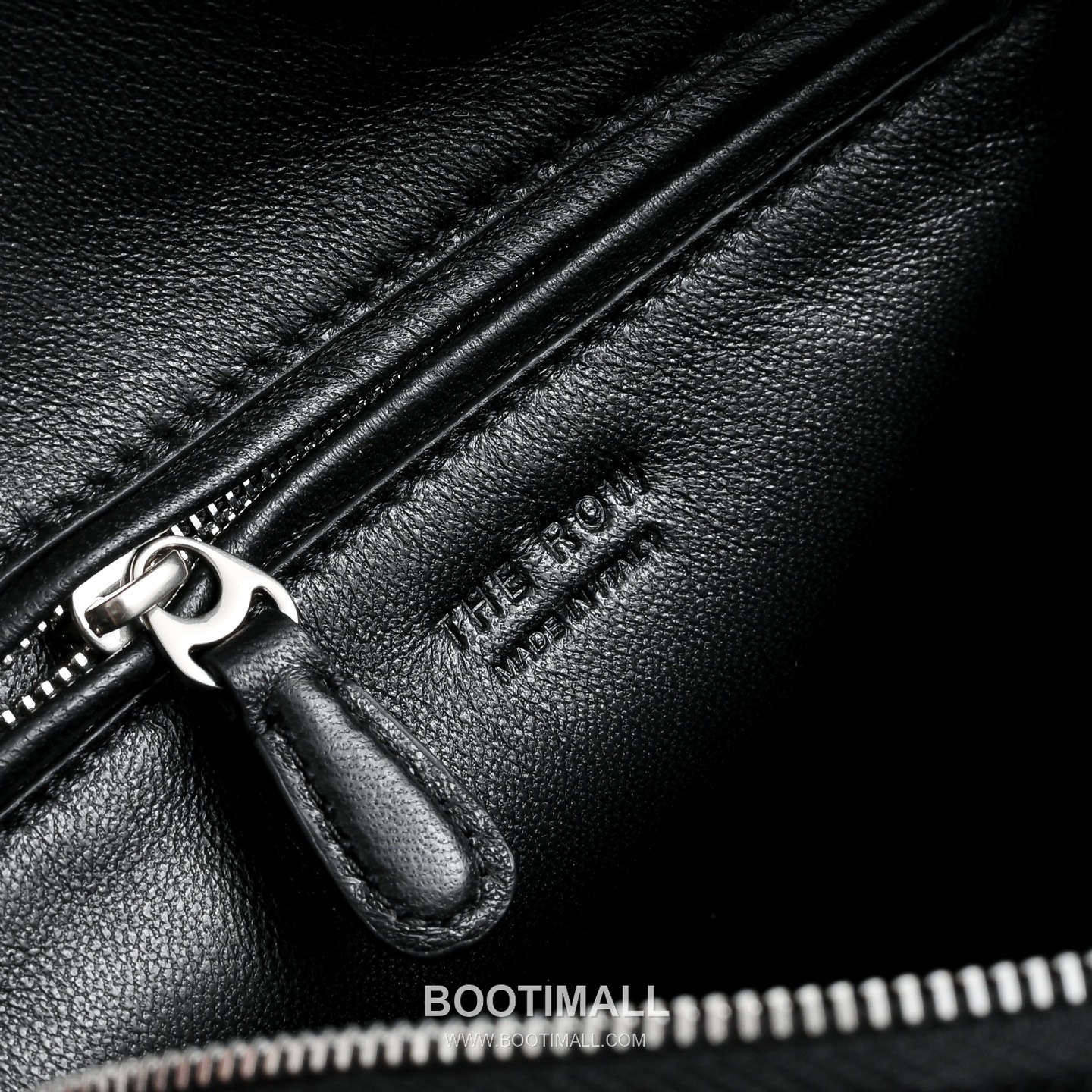 The Row N/S Annie Calfskin Crossbody Bag with Adjustable Strap Detail 더로우 N/S 애니 카프스킨 조절 스트랩 크로스백 13.5cm 7
