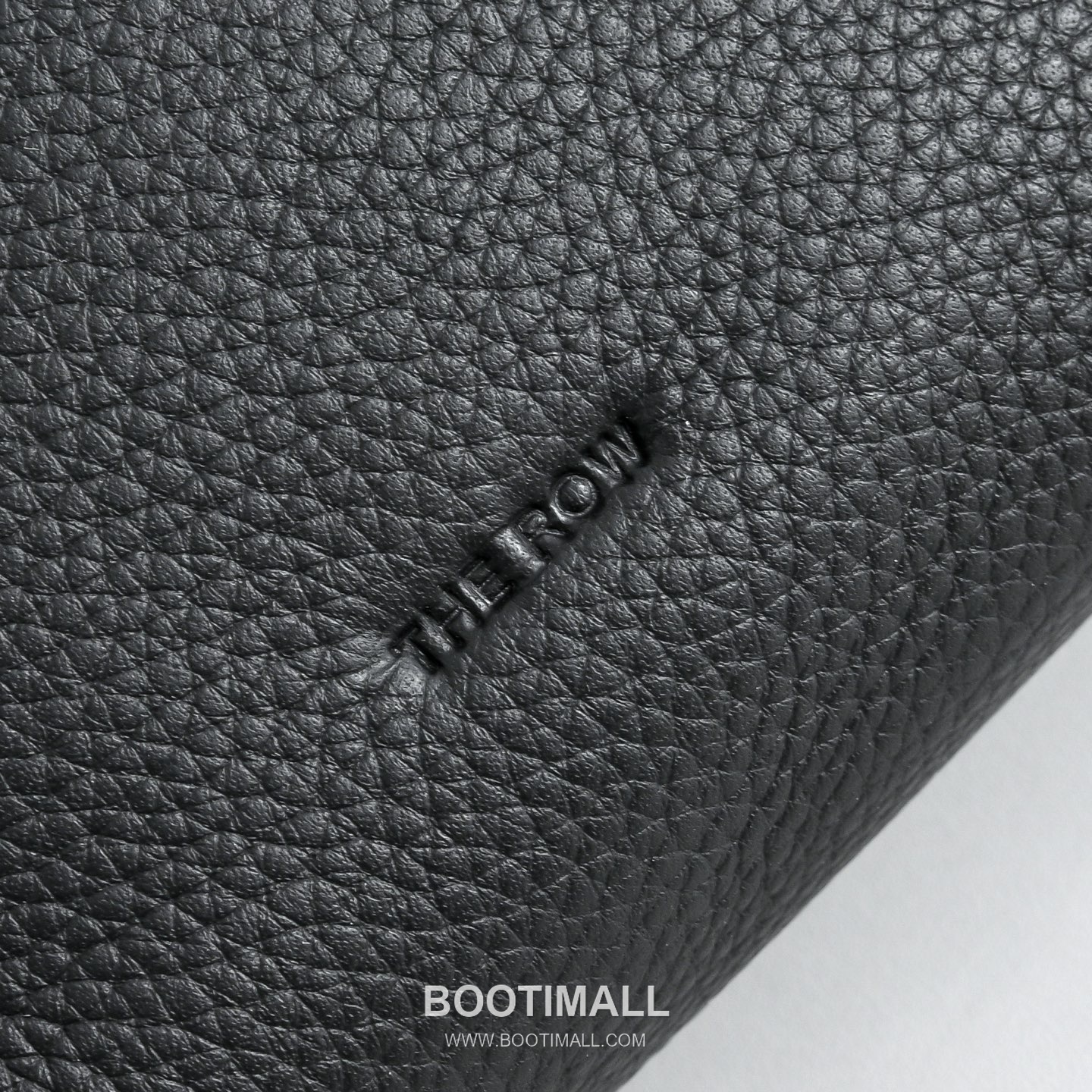 The Row N/S Annie Calfskin Crossbody Bag with Adjustable Strap Detail 더로우 N/S 애니 카프스킨 조절 스트랩 크로스백 13.5cm 8