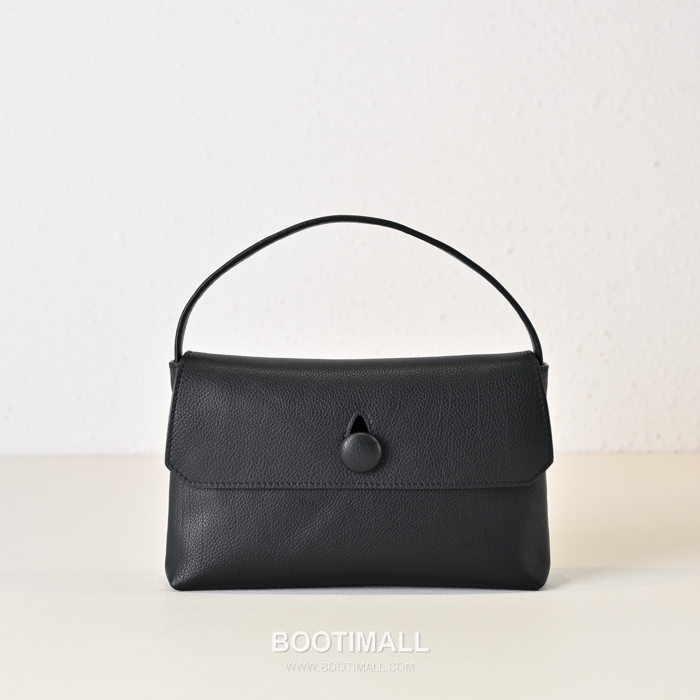 The Row Sally Calfskin Handbag with Button Closure Detail 더로우 샐리 카프스킨 버튼 클로저 핸드백 19cm 1