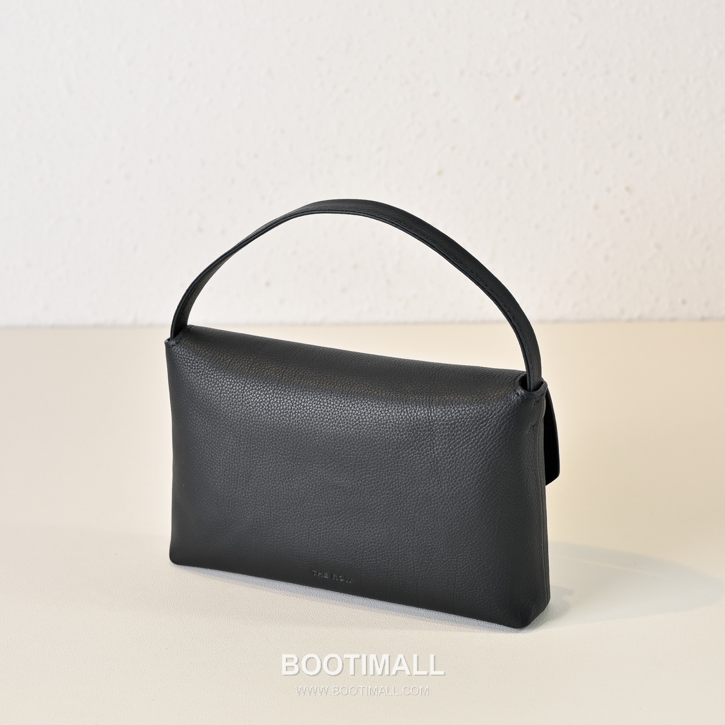 The Row Sally Calfskin Handbag with Button Closure Detail 더로우 샐리 카프스킨 버튼 클로저 핸드백 19cm 2