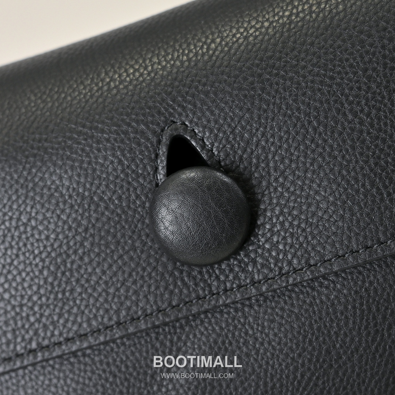 The Row Sally Calfskin Handbag with Button Closure Detail 더로우 샐리 카프스킨 버튼 클로저 핸드백 19cm 5