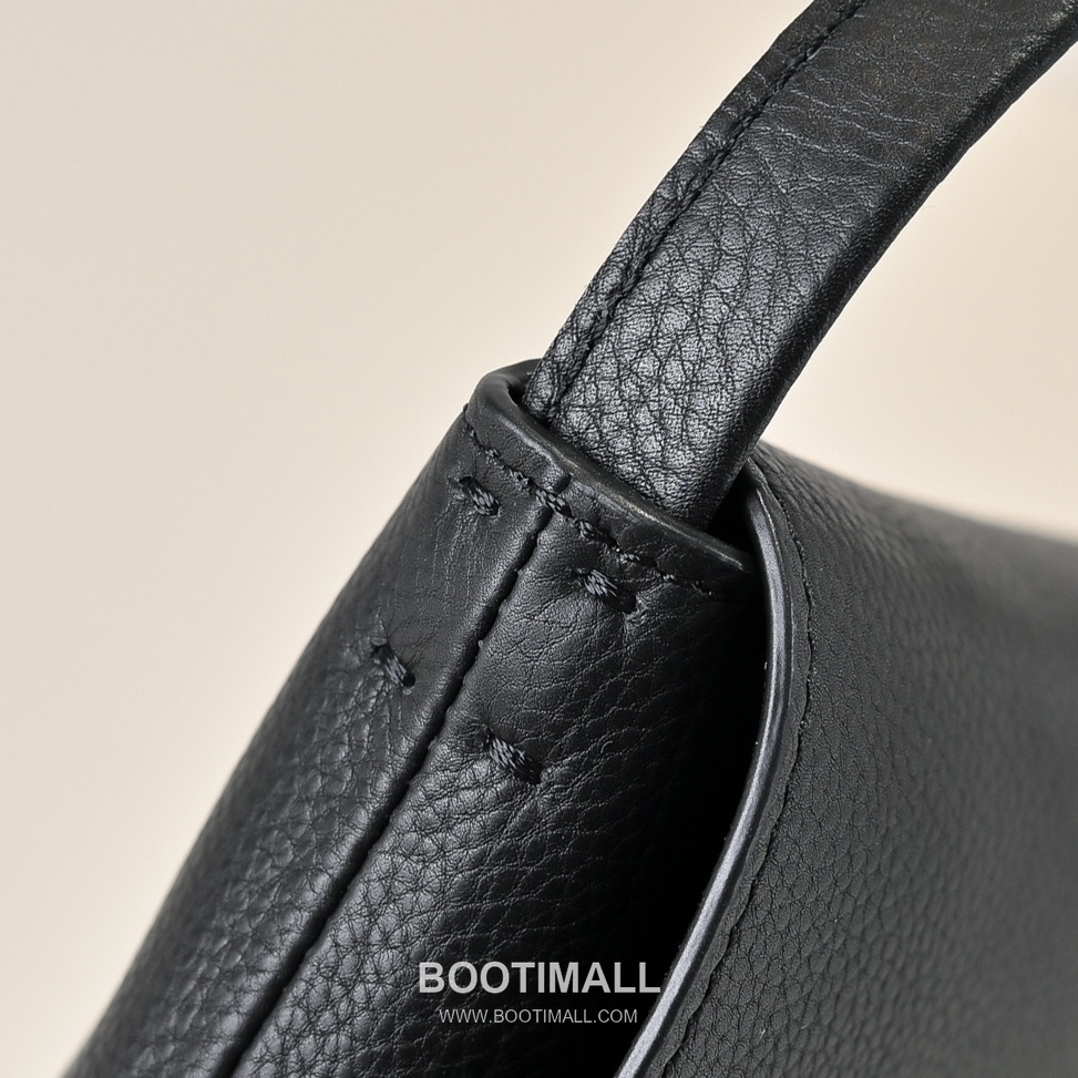 The Row Sally Calfskin Handbag with Button Closure Detail 더로우 샐리 카프스킨 버튼 클로저 핸드백 19cm 6