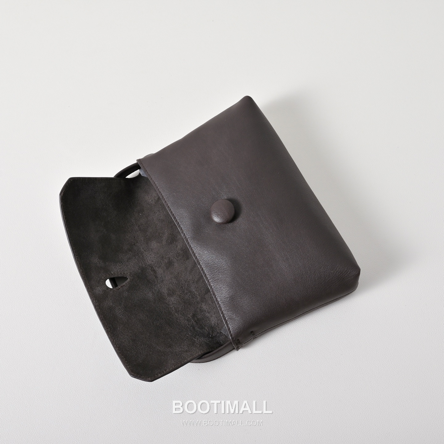 The Row Sally Calfskin Handbag with Button Closure Detail 더로우 샐리 카프스킨 버튼 클로저 핸드백 19cm 5