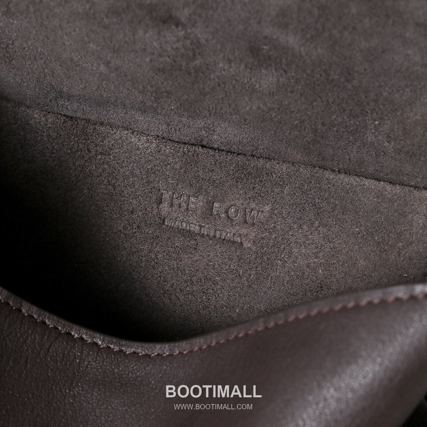 The Row Sally Calfskin Handbag with Button Closure Detail 더로우 샐리 카프스킨 버튼 클로저 핸드백 19cm 6