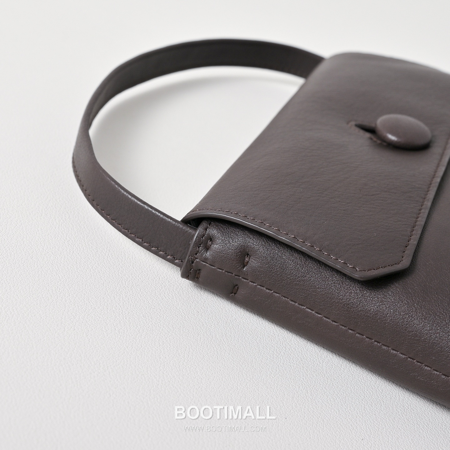 The Row Sally Calfskin Handbag with Button Closure Detail 더로우 샐리 카프스킨 버튼 클로저 핸드백 19cm 8