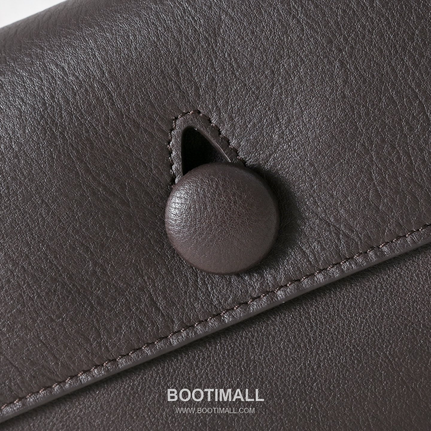 The Row Sally Calfskin Handbag with Button Closure Detail 더로우 샐리 카프스킨 버튼 클로저 핸드백 19cm 9