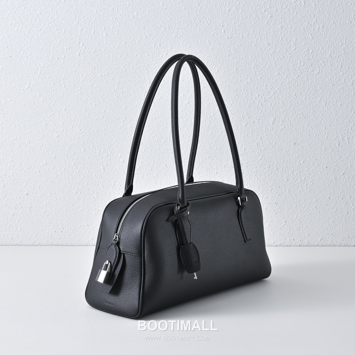 The Row EW India Calfskin Bowling Bag with Zip Closure Detail 더로우 EW 인디아 카프스킨 지퍼 클로저 보울링 숄더백 34cm 2