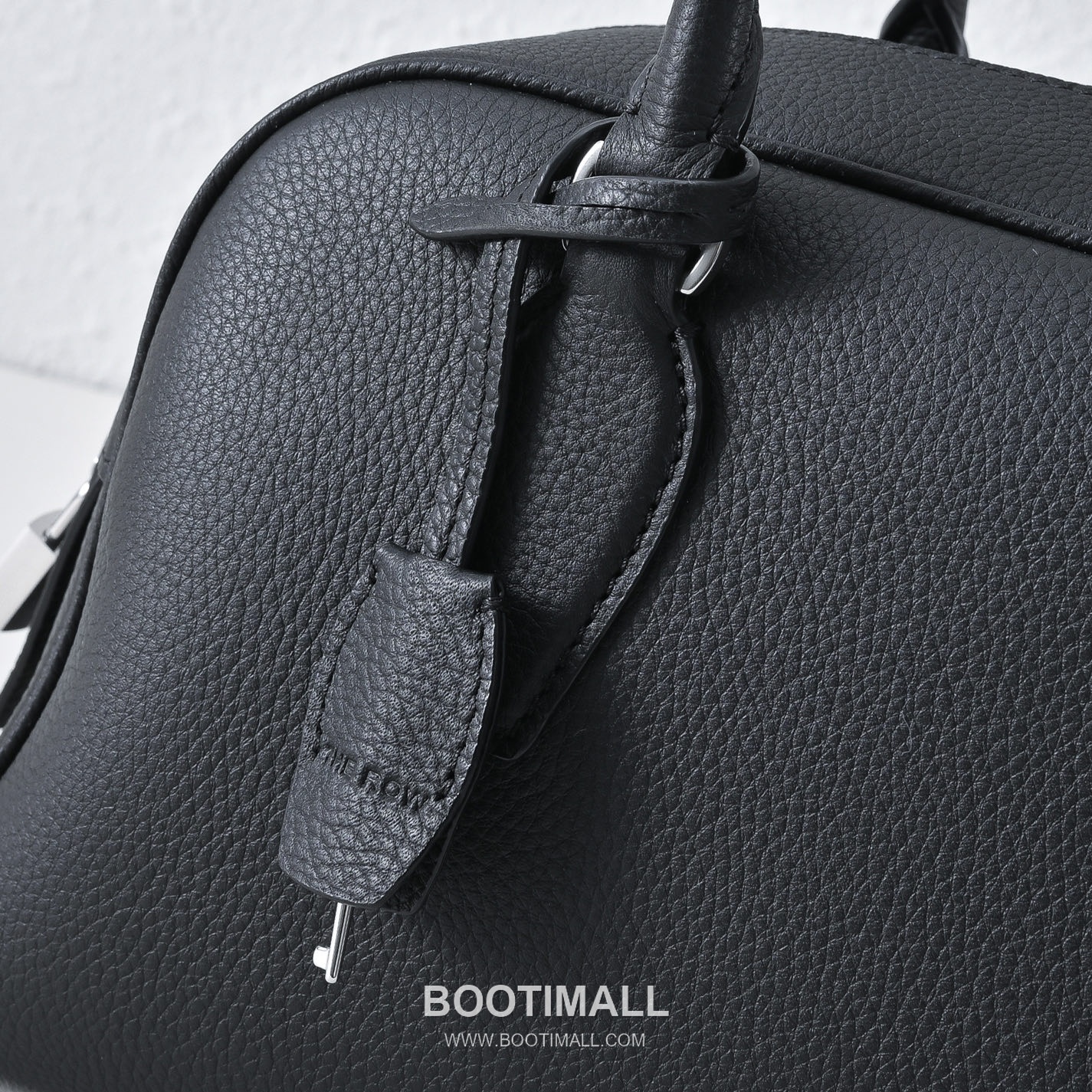 The Row EW India Calfskin Bowling Bag with Zip Closure Detail 더로우 EW 인디아 카프스킨 지퍼 클로저 보울링 숄더백 34cm 4