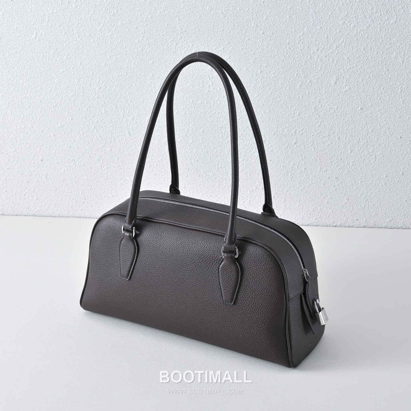 The Row EW India Calfskin Bowling Bag with Zip Closure Detail 더로우 EW 인디아 카프스킨 지퍼 클로저 보울링 숄더백 34cm 3