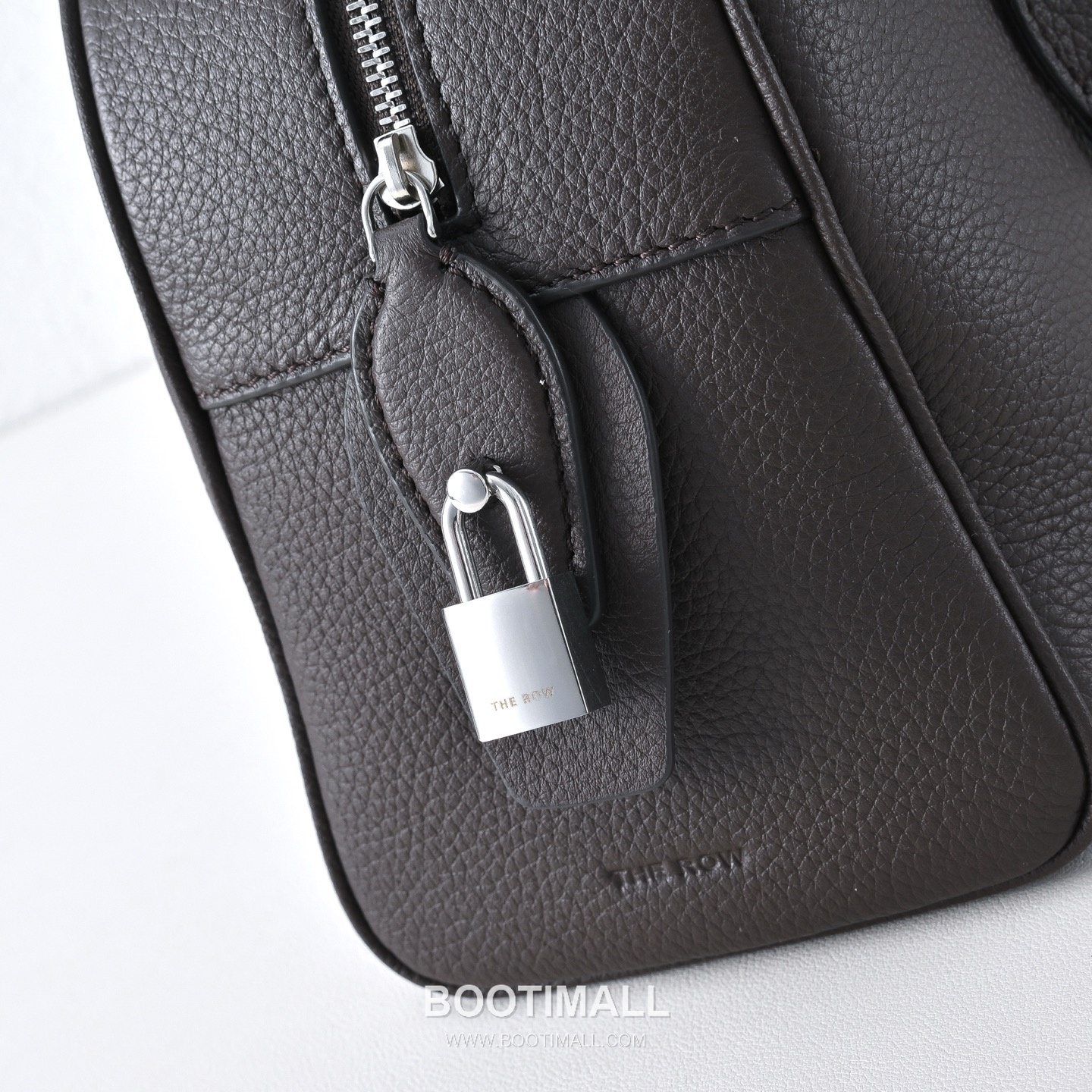 The Row EW India Calfskin Bowling Bag with Zip Closure Detail 더로우 EW 인디아 카프스킨 지퍼 클로저 보울링 숄더백 34cm 8