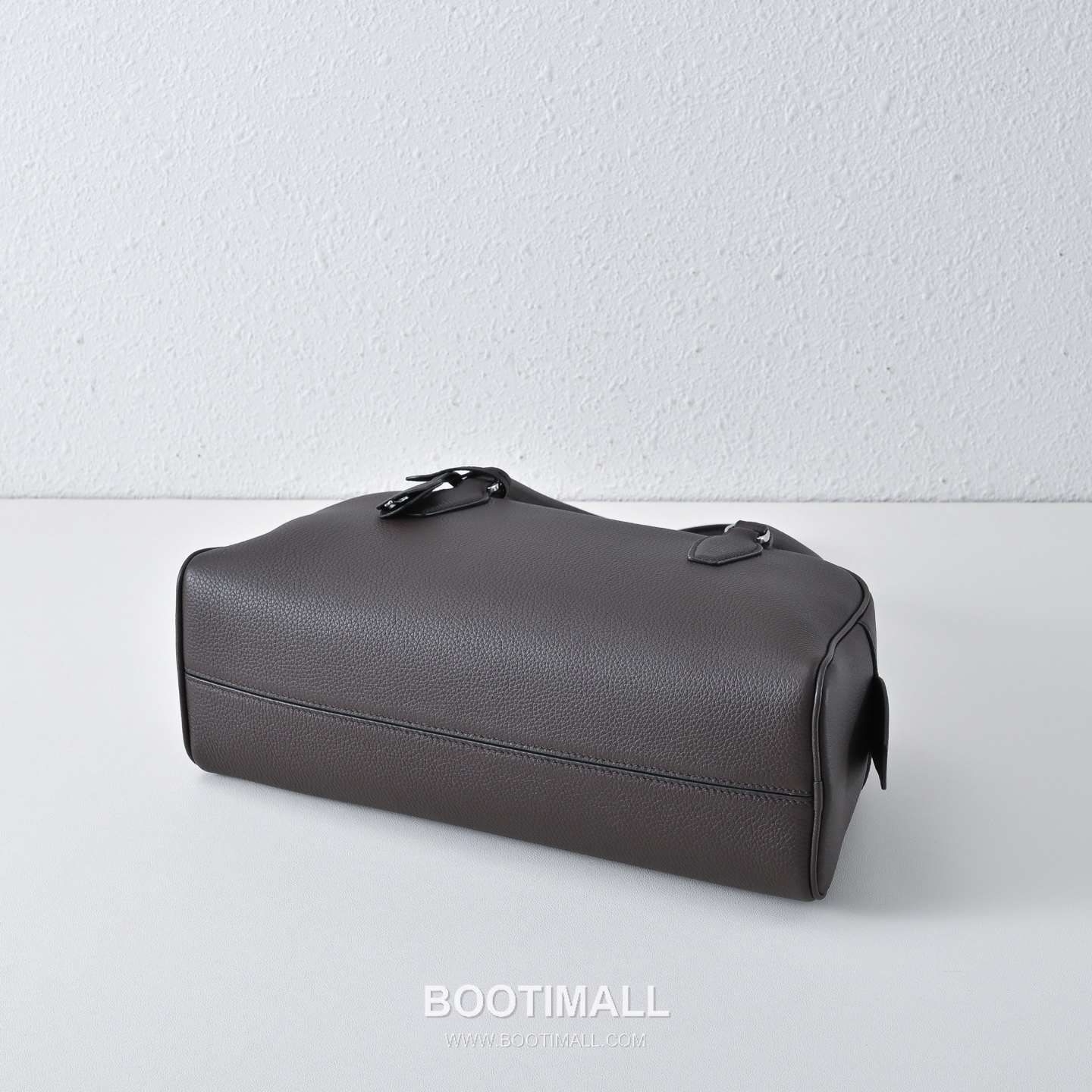 The Row EW India Calfskin Bowling Bag with Zip Closure Detail 더로우 EW 인디아 카프스킨 지퍼 클로저 보울링 숄더백 34cm 9