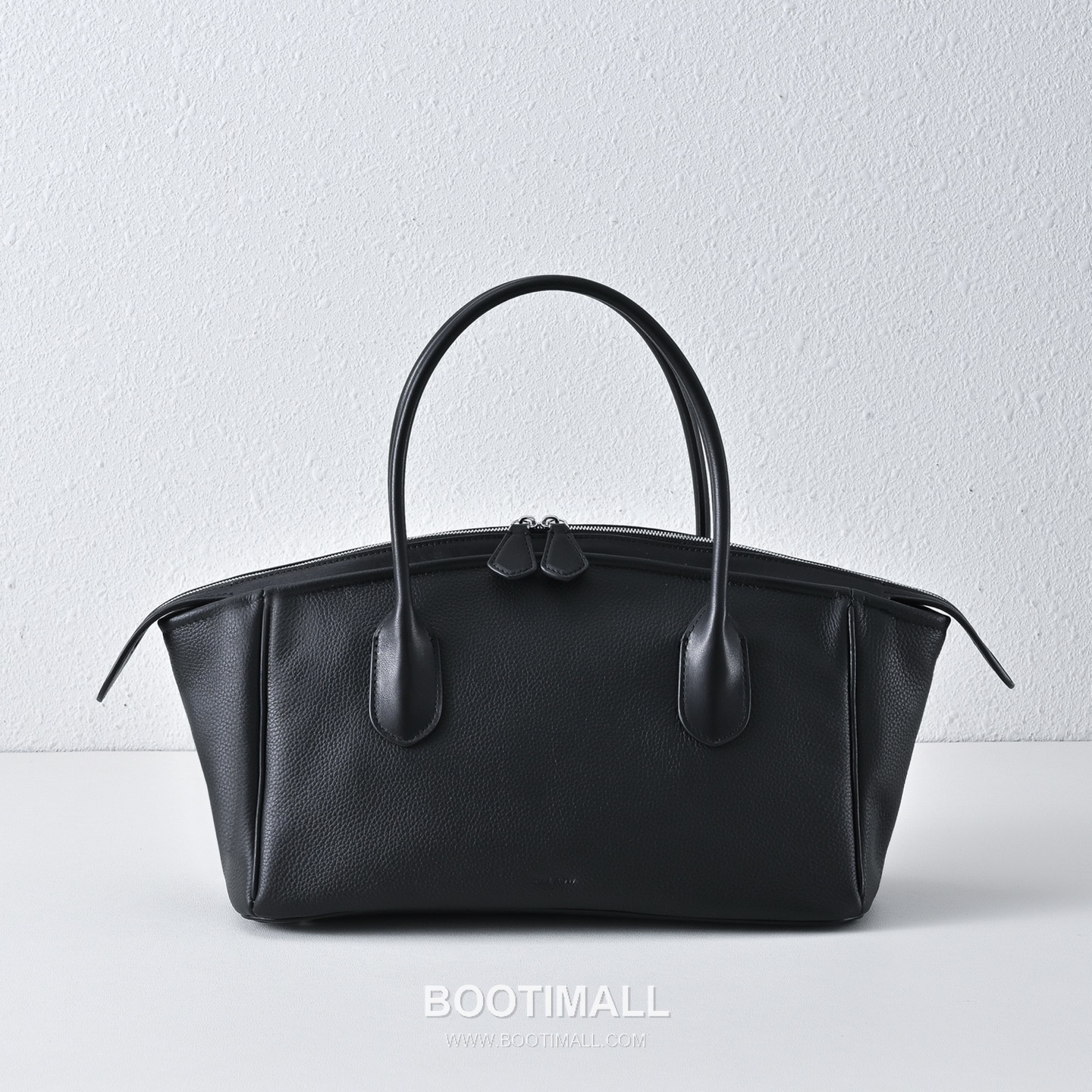 The Row Alger Calfskin Travel Tote Bag with Top Handle Detail 더로우 알제르 카프스킨 탑핸들 트래블 토트백 40cm 1