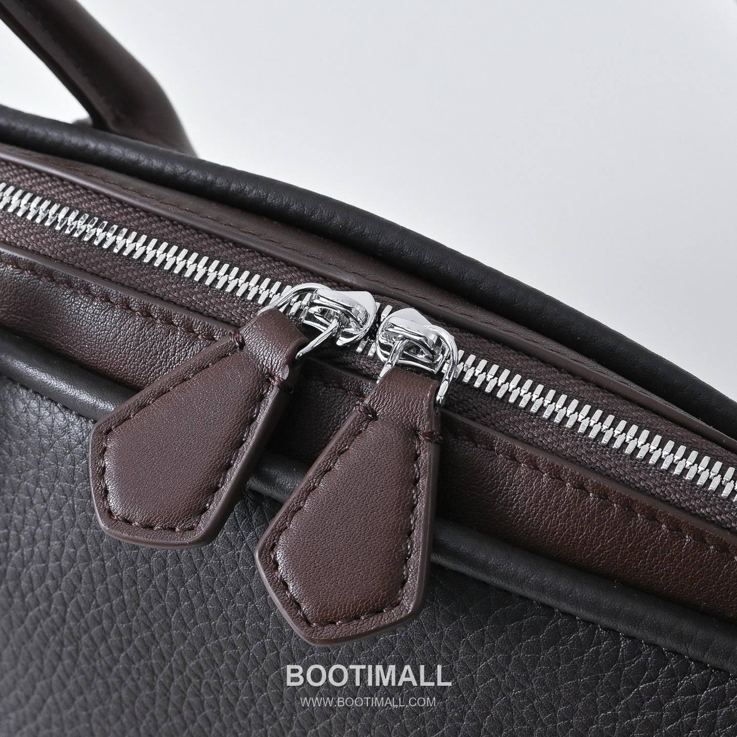 The Row Alger Calfskin Travel Tote Bag with Top Handle Detail 더로우 알제르 카프스킨 탑핸들 트래블 토트백 40cm 7