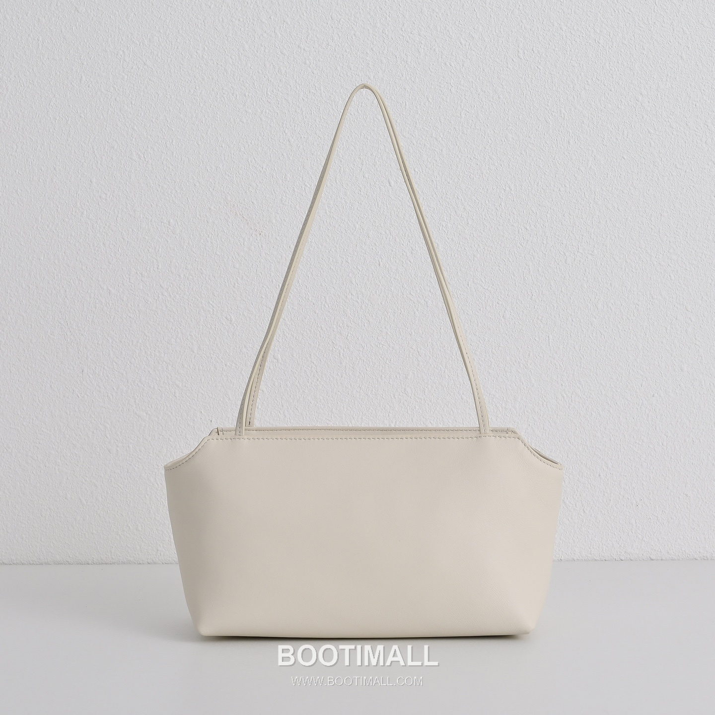 The Row Terrasse Lambskin Crossbody Bag with Strap Detail 더로우 테라스 램스킨 스트랩 숄더백 27cm 1