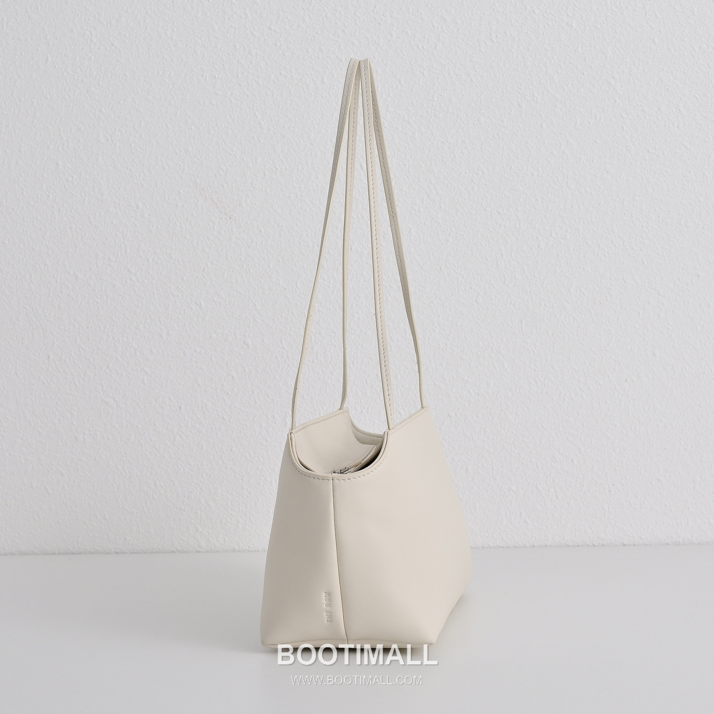 The Row Terrasse Lambskin Crossbody Bag with Strap Detail 더로우 테라스 램스킨 스트랩 숄더백 27cm 3