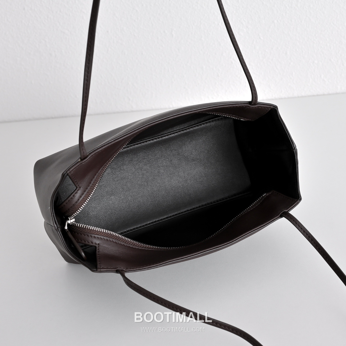 The Row Terrasse Lambskin Crossbody Bag with Strap Detail 더로우 테라스 램스킨 스트랩 숄더백 27cm 8