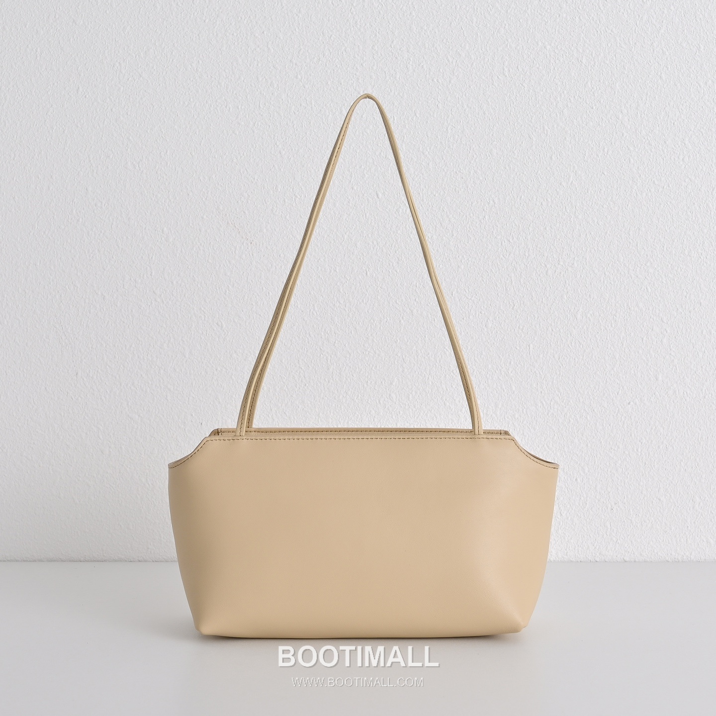 The Row Terrasse Lambskin Crossbody Bag with Strap Detail 더로우 테라스 램스킨 스트랩 숄더백 27cm 1